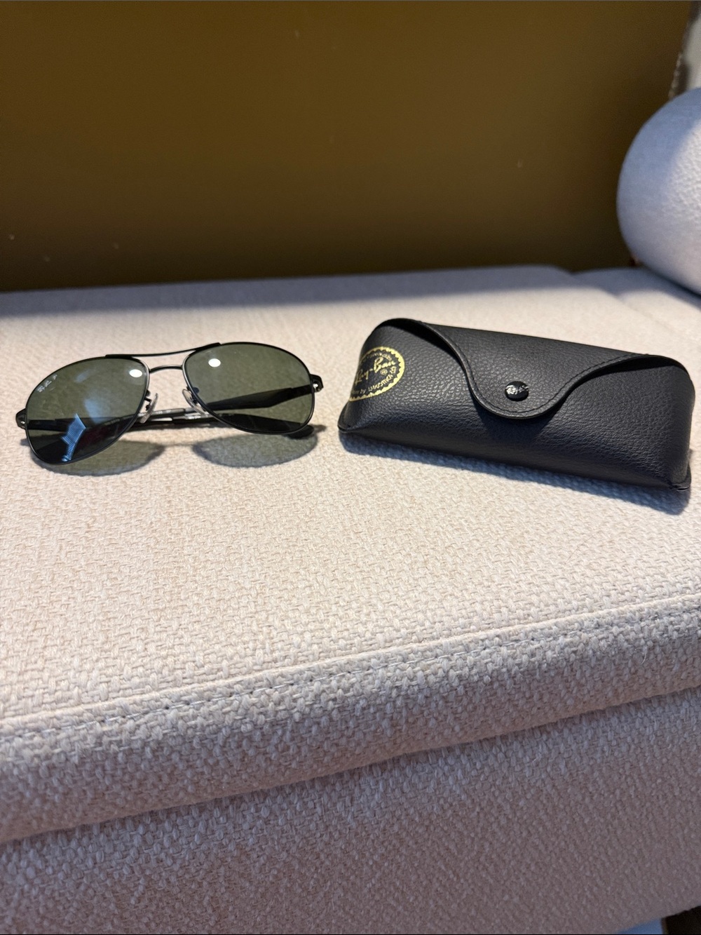 Ray-Ban Polarized Classic Metal Oval Sunglasses with Black Case - Black/Green
